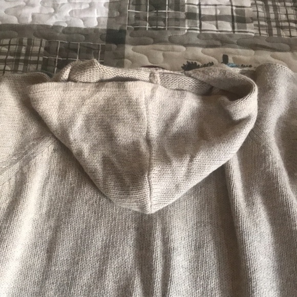 Women”s Woolrich Sweater, size L - Picture 6 of 7